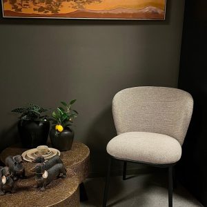 Beige stoel