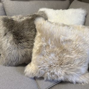 Decoratieve kussens – 3 Kleuren schapenvacht
