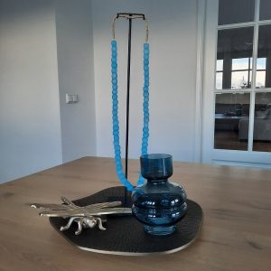 Kralenketting op statief – glas blauw