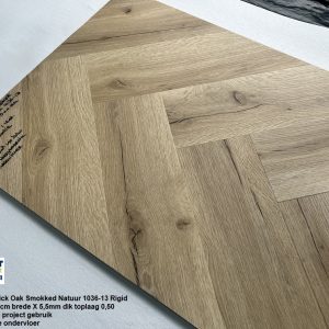 Visgraat Pvc click Oak Smokked Natuur met integreerde ondervloer €23,95m2