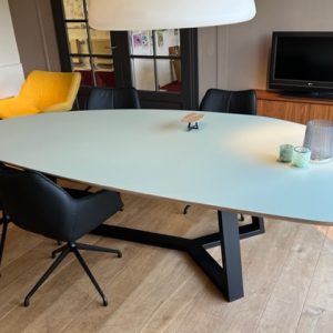 Pavia – Eettafel design