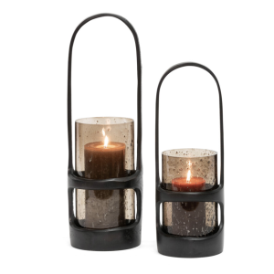 Zwarte kandelaar met glas
