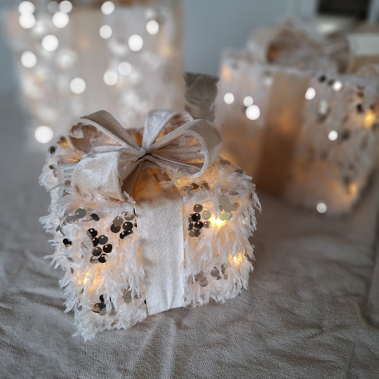 Decoratief cadeautje met led – PTMD - Afbeelding 5